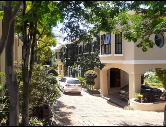 4 BEDROOM HOUSE FOR SALE IN WATERKLOOF RIDGE